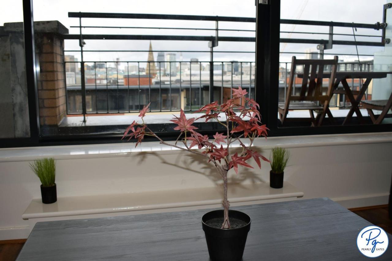 Penthouse - Amazing City Skyline Views - Balcony - Free Extra 2 Hours - Free Parking - Utilita Arena - Bullring Shopping - New St Station- Super King Size Bed Birmingham Eksteriør billede