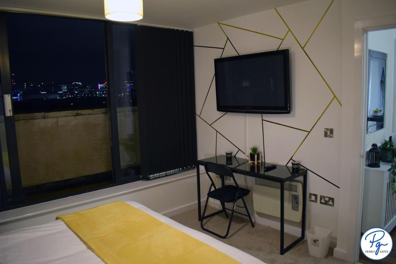 Penthouse - Amazing City Skyline Views - Balcony - Free Extra 2 Hours - Free Parking - Utilita Arena - Bullring Shopping - New St Station- Super King Size Bed Birmingham Eksteriør billede